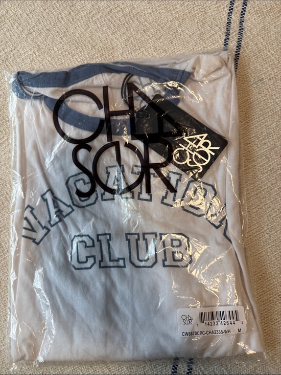 Tops - Chaser Vacation t-shirt